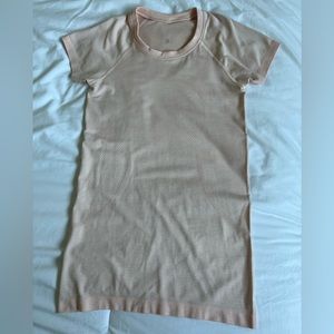 Lululemon Swiftly Tech. Barely worn, selling bc doesn’t fit. Amazing quality!